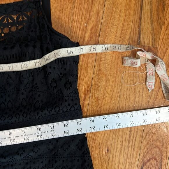 Kensie Black crochet/lace Overlay Dress Knee Length P2P 17” W: 13.25-13.5” L:38” - Picture 10 of 10